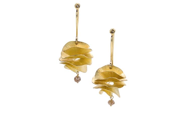 H STERN BALLET DU CORPO, Benquele small earrings in yellow gold and cognac diamond. £870