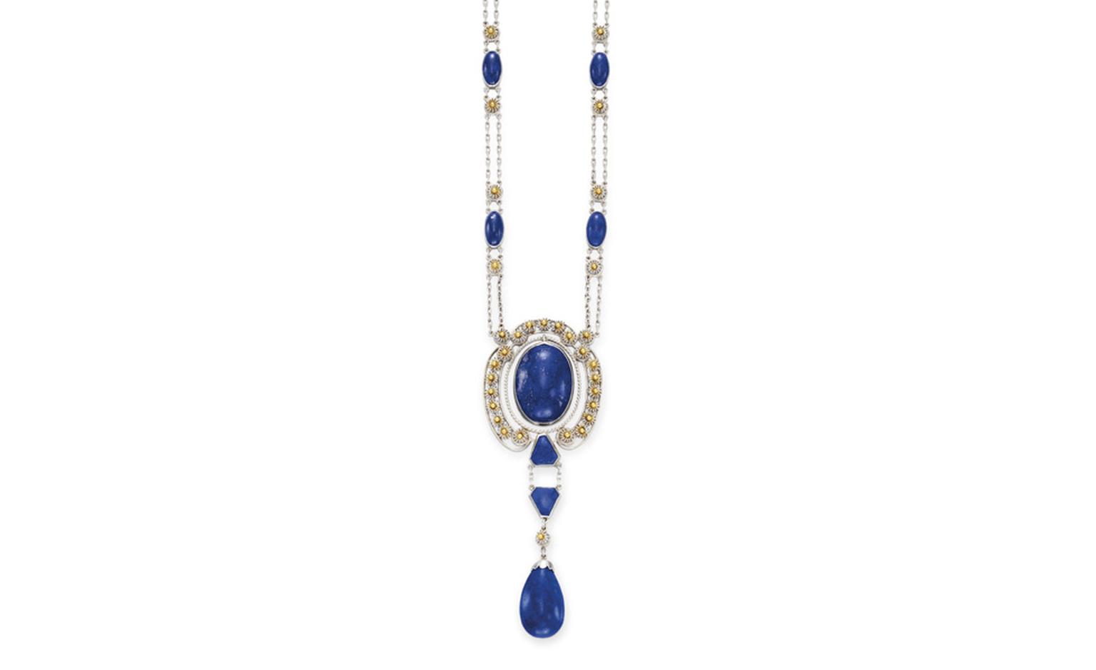 LOT 50 A LAPIS LAZULI, GOLD AND PLATINUM NECKLACE, BY LOUIS COMFORT TIFFANY, TIFFANY & CO.  circa 1915, 17 ins. By Louis Comfort Tiffany, signed Tiffany & Co. Estimate $12,000-$18,000. SOLD FOR $47,500
