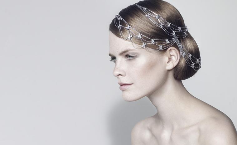 Draped-style for a princess touch with Chaumet Les Liens worn in hair