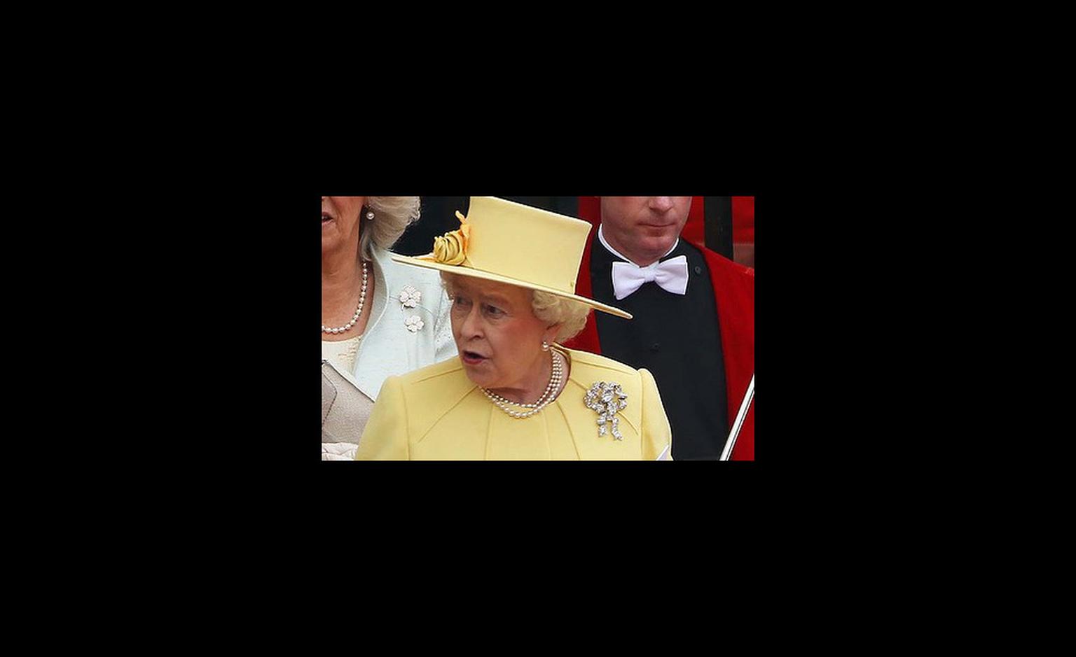 Queen Elizabeth at the Royal Wedding wearing the True Lovers' Brooch that Queen Mary gave her in 1953