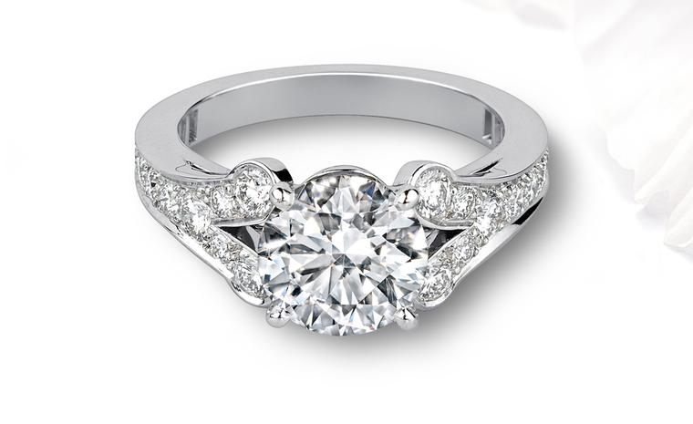CARTIER, Engagement ring in White Gold and Diamond. POA