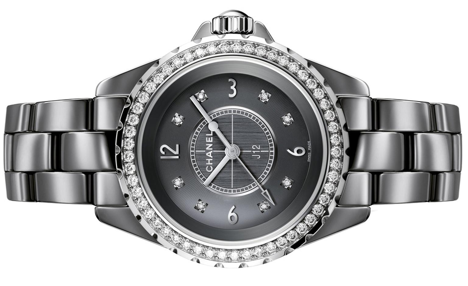 Chanel J12 Chromatic watch in titanium ceramic. 53 diamonds. Dial set with 8 diamond indicators. High-precision quartz movement. Functions: hours, minutes, seconds. Water-resistance : 50 meters.