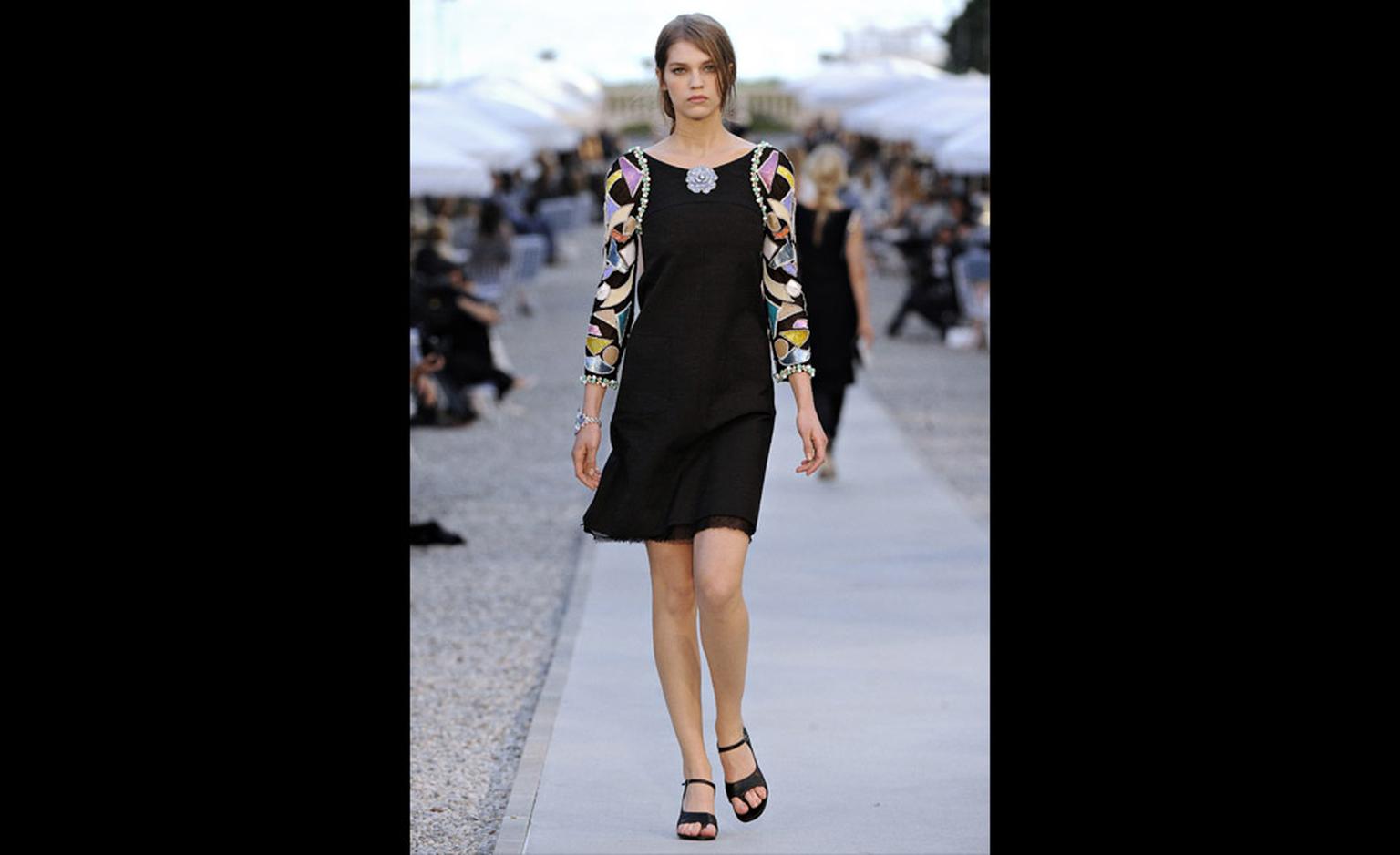 CHANEL 2011-12 Cruise Collection 8