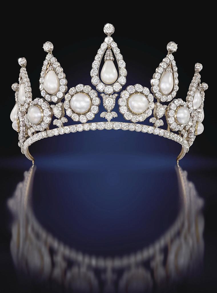 Pearls V&A Roseberry Tiara HP box 3