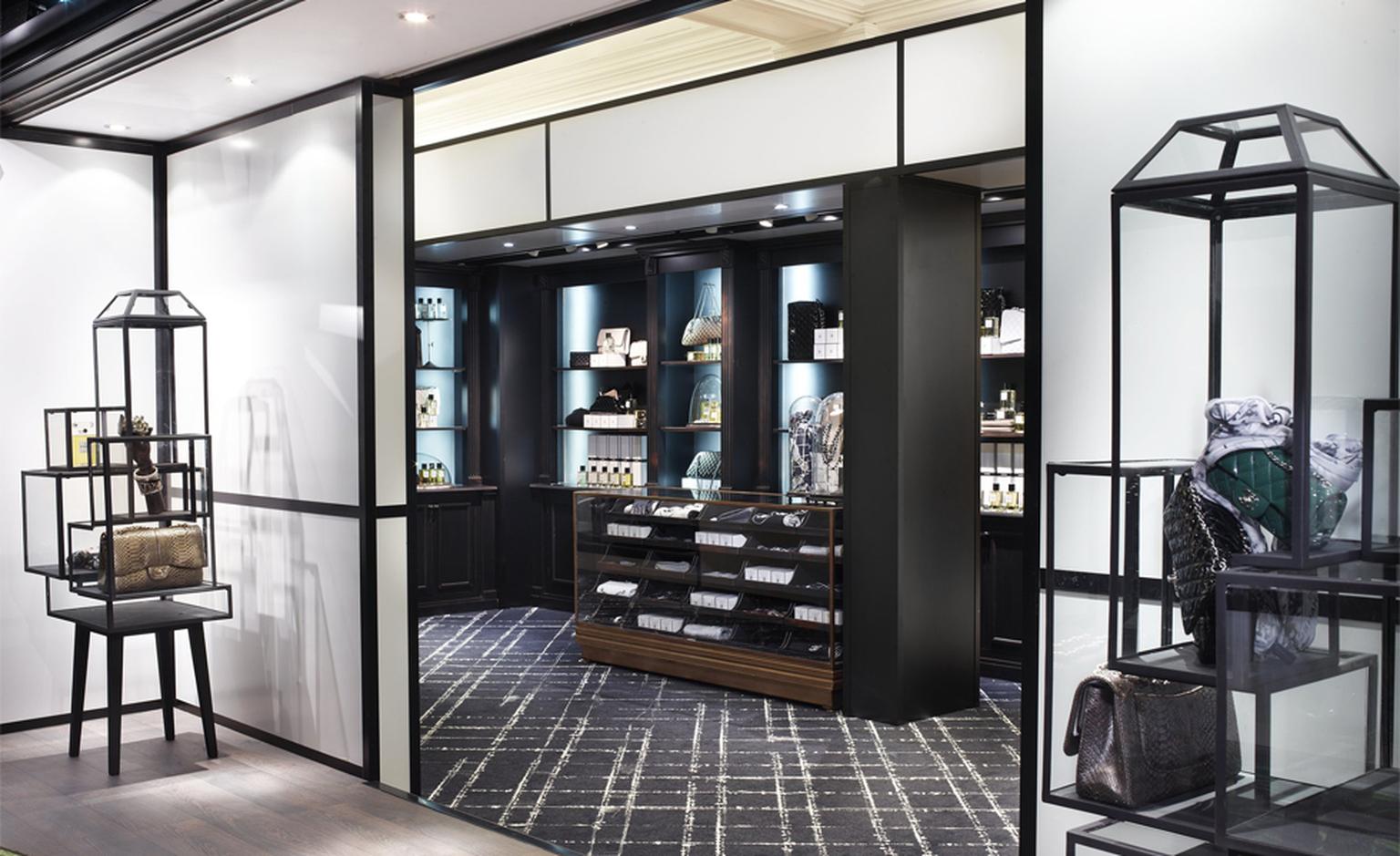 CHANEL: HARRODS Fashion Ephemeral boutique